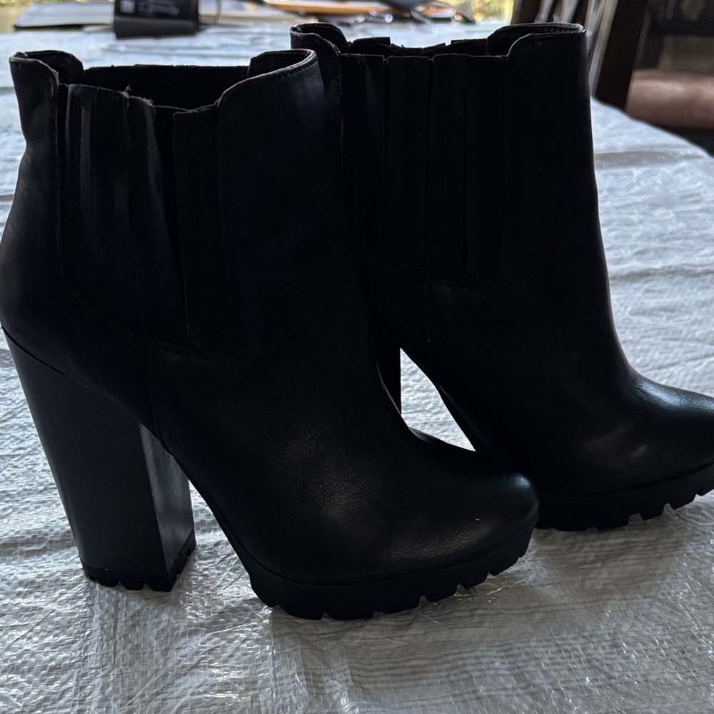 Candie's Chic Black Heeled Boots
